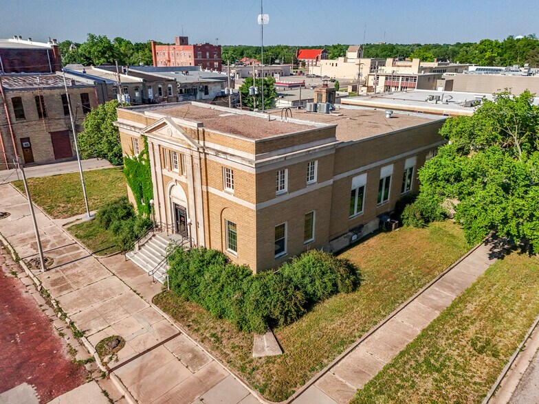 More Photos Of 920 Millington St, Winfield Storefront Retail Office For Sale