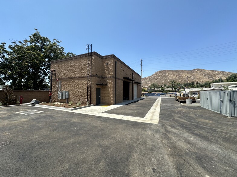 Primary Photo Of 12277 La Cadena Dr, Colton Warehouse For Lease