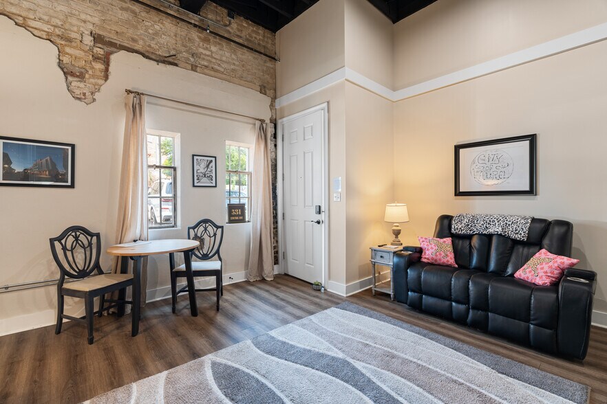 More Photos Of 531 Central Ave, Laurel Flex For Sale