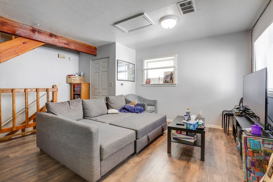 More Photos Of 287-293 S Hoyt St, Lakewood Apartments For Sale