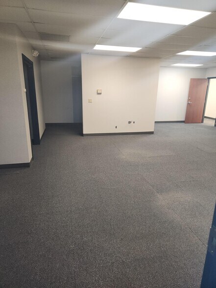 More Photos Of 3535-3549 Southern Hills Dr, Sioux City Office For Sale