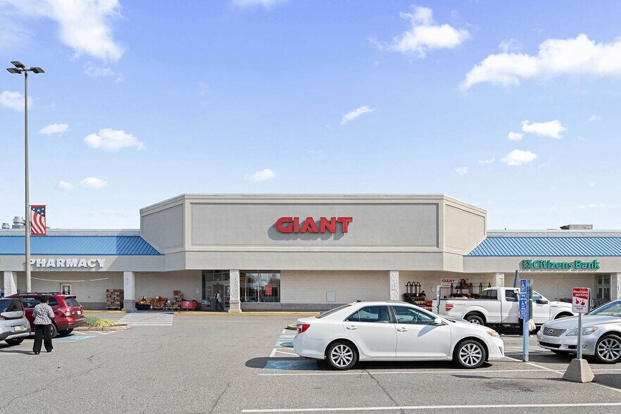 More Photos Of 471 S Oxford Valley Rd, Fairless Hills Unknown For Lease