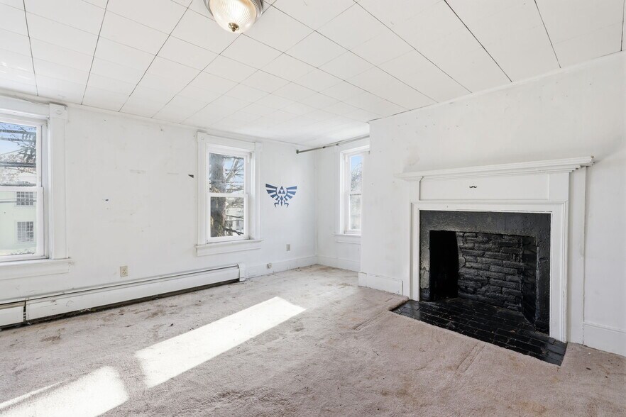 More Photos Of 2695 Main St, Lawrence Apartments For Sale