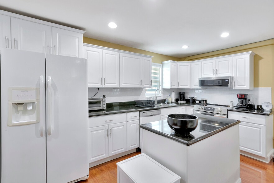 More Photos Of 901 N Ocean Blvd, Pompano Beach Hotel For Sale