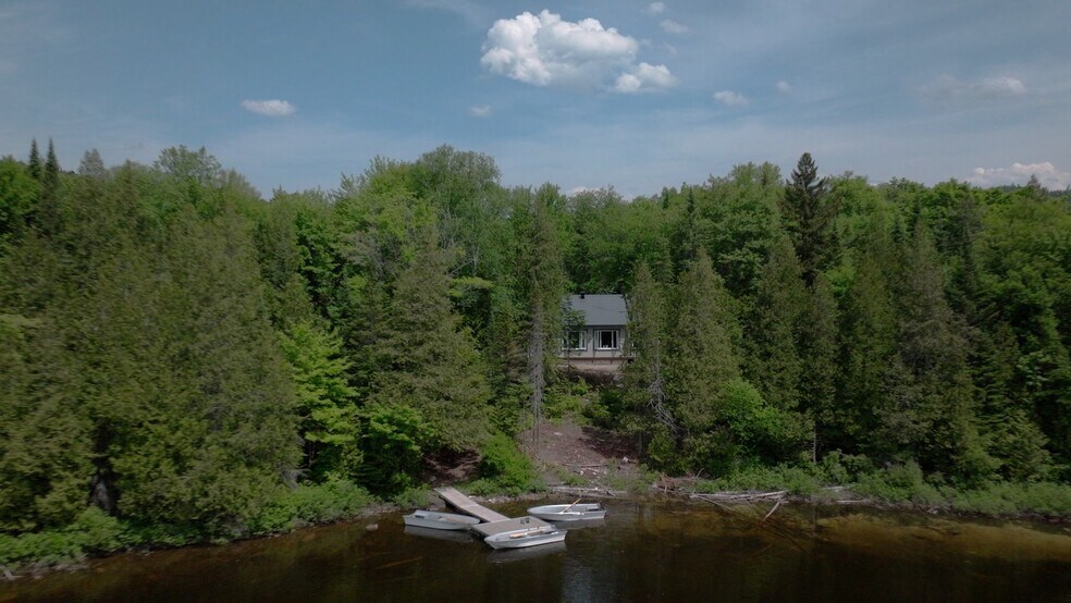 More Photos Of 1020 Ch Du Lac-Croche, Saint-come Sports And Entertainment For Sale