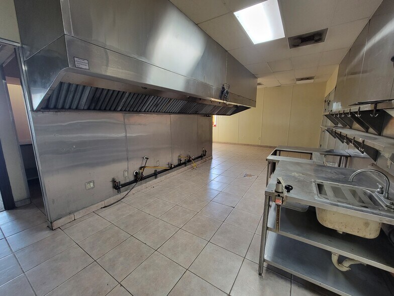 More Photos Of 12011 Bammel North Houston Rd, Houston Restaurant For Lease