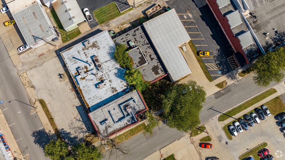 More Photos Of 422 Seneca St, Leavenworth Flex For Sale