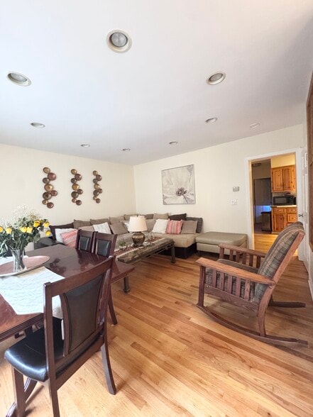 More Photos Of 17 Green Ct, Lodi Apartments For Sale