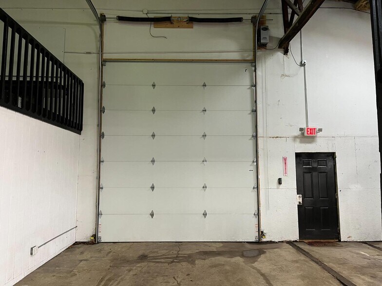 More Photos Of 505 Grant Ave, Chesterton Distribution For Lease