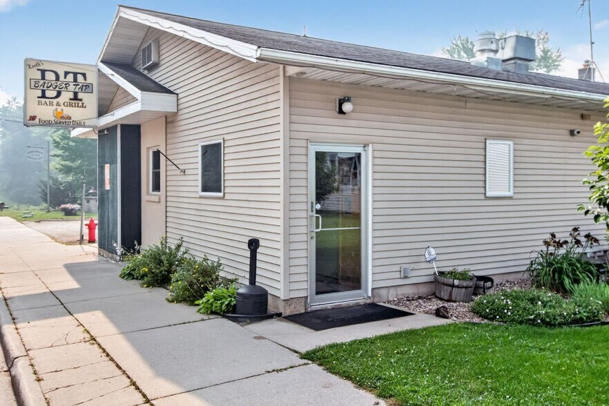 More Photos Of 133 E Main St, Embarrass Restaurant For Sale