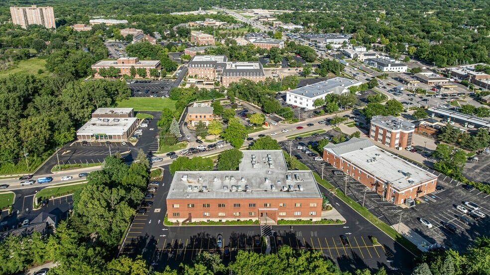 Primary Photo Of 950 N York Rd, Hinsdale Medical For Lease