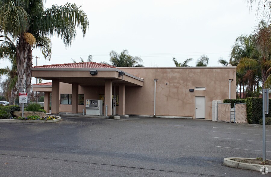 More Photos Of 3700 Geer Rd, Turlock Bank For Lease