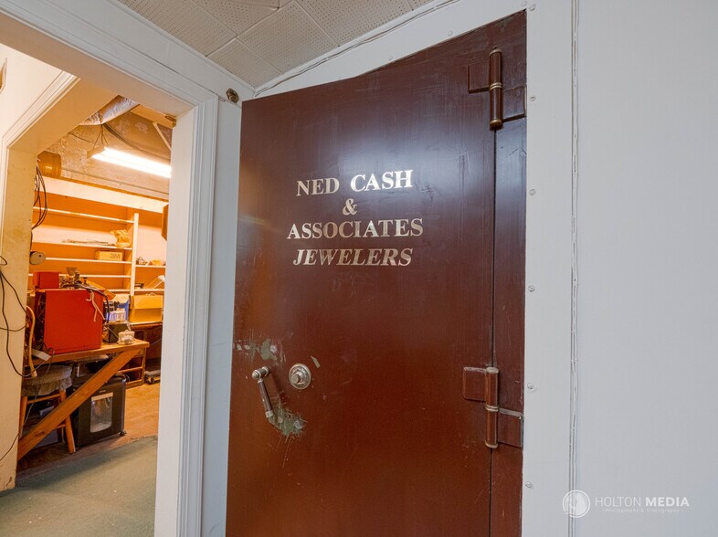 More Photos Of 1418 Newcastle St, Brunswick Storefront For Lease