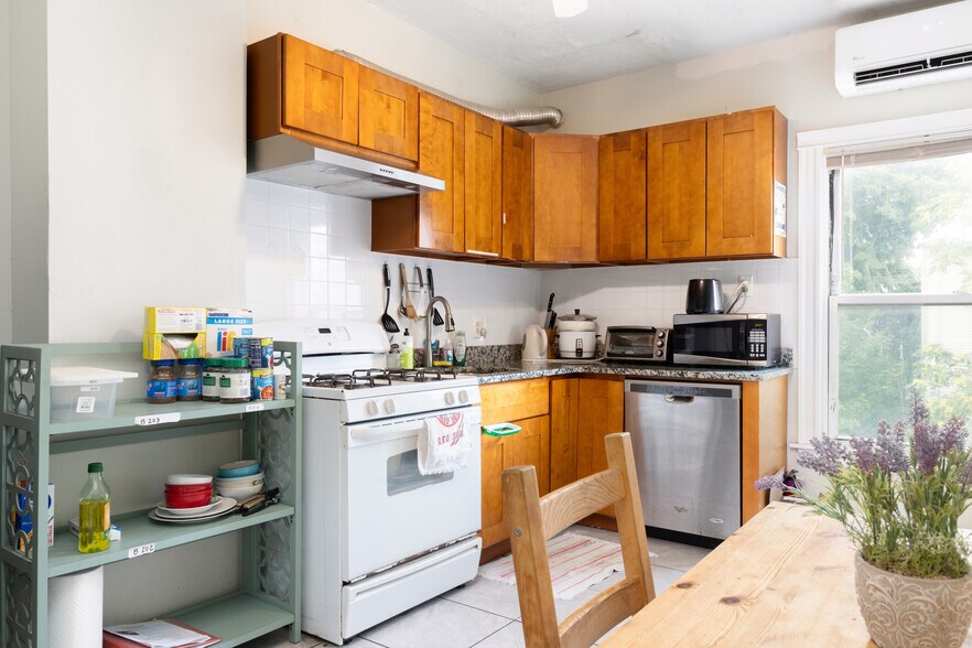 More Photos Of 342 Bowdoin St, Boston Multifamily For Sale