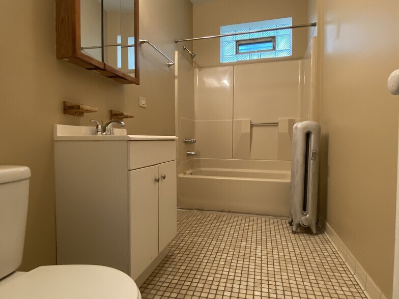 More Photos Of 2534 E 76th St, Chicago Apartments For Sale