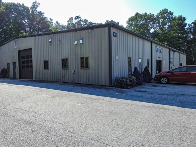 More Photos Of 375 Rockwood Rd, Arden Warehouse For Sale