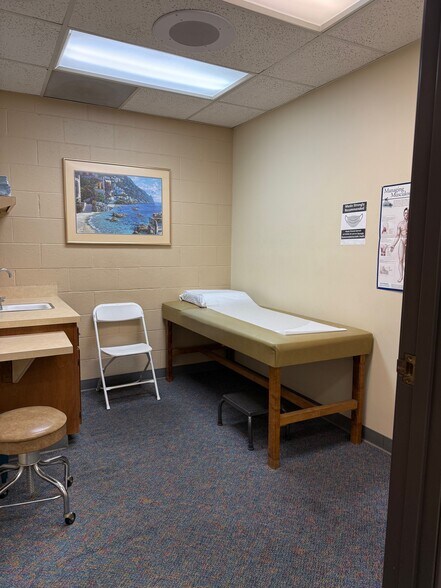 More Photos Of 14516 Hawthorne Blvd, Hawthorne Medical For Sale