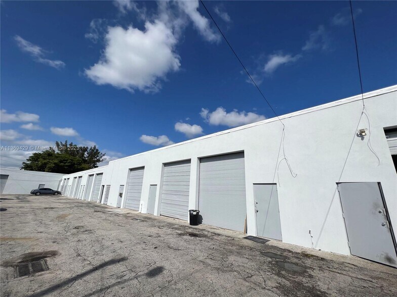 Primary Photo Of 2107 SW 57th Ter, West Park Warehouse For Lease