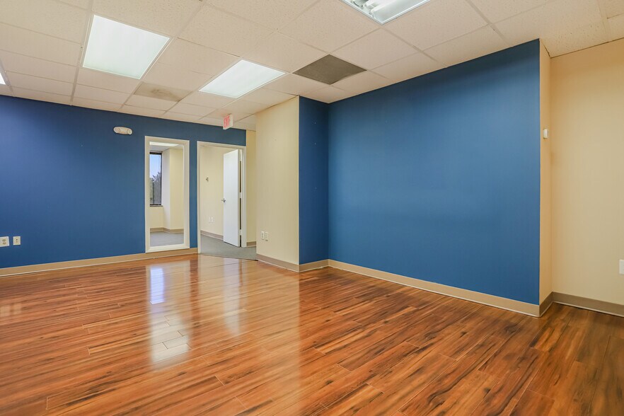 More Photos Of 6231 Leesburg Pike, Falls Church Office For Sale