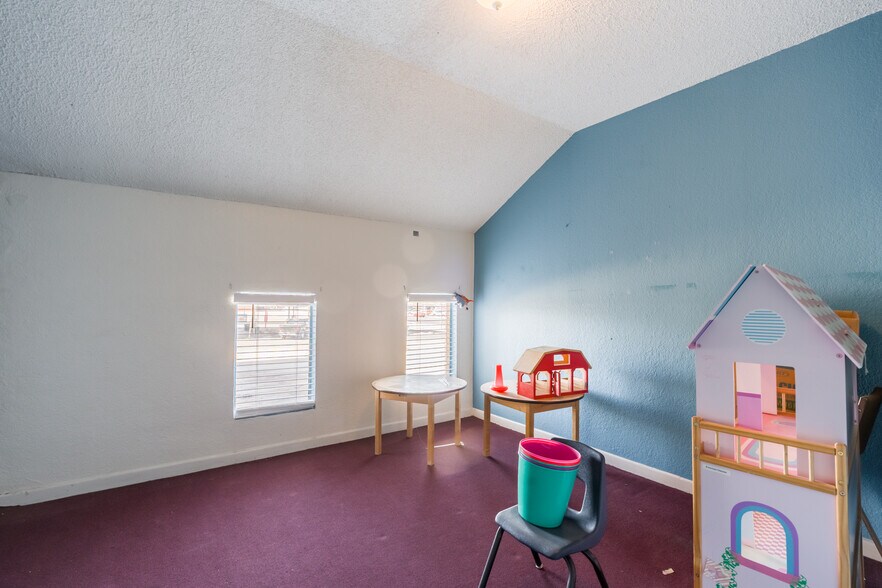 More Photos Of 1809 34th St, Lubbock Religious Facility For Sale