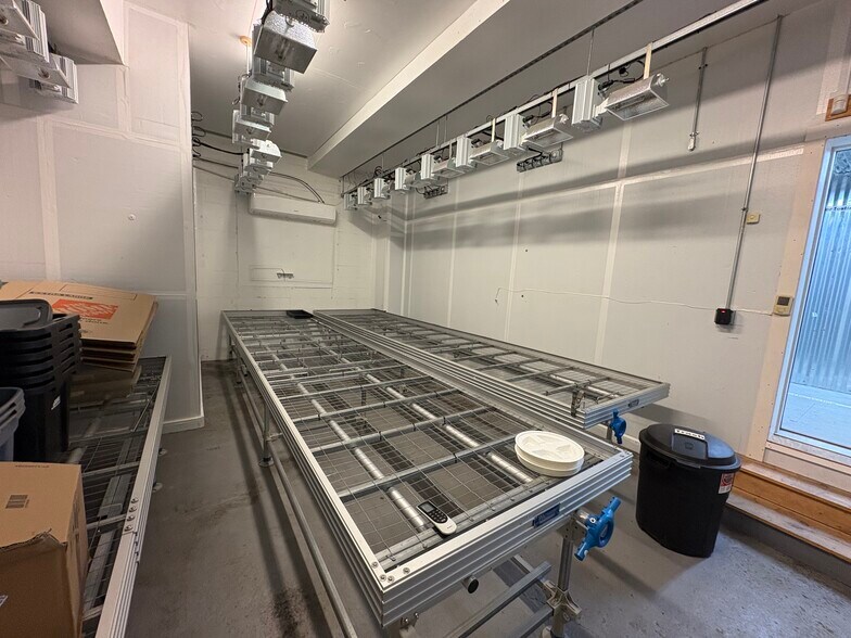 More Photos Of 201 Daniel Shays Hwy, Athol Flex For Sale