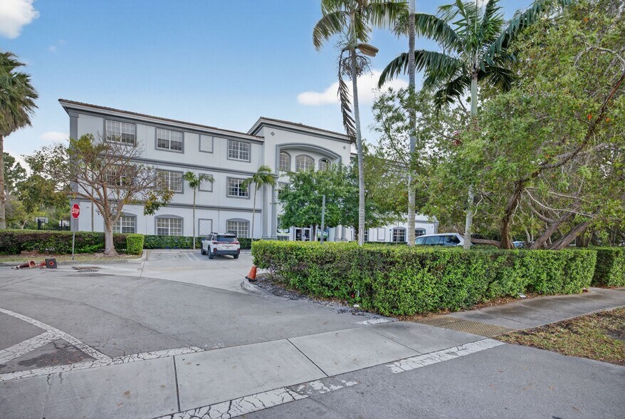 More Photos Of 713 W Palm Dr, Florida City Schools For Sale