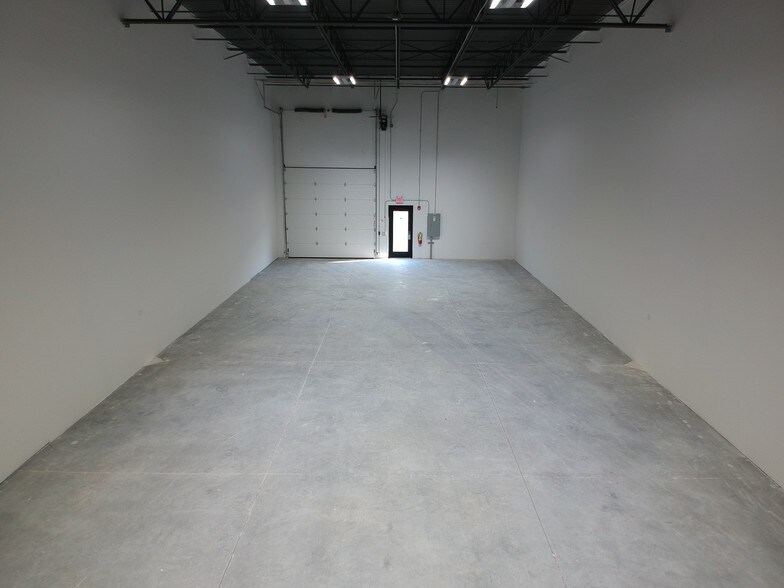 More Photos Of 18 Haypress Rd, Cranbury Warehouse For Lease