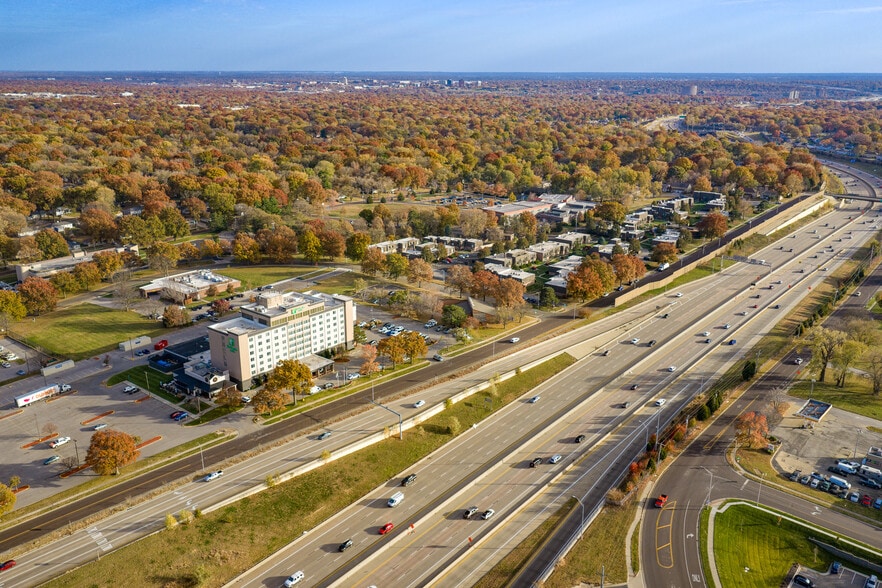 More Photos Of 8880 Ballentine St, Overland Park Office For Sale