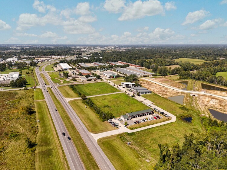 More Photos Of 9201 Baringer Foreman Rd, Baton Rouge Loft Creative Space For Sale
