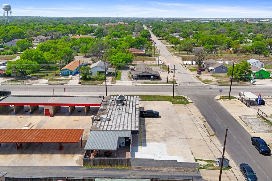 More Photos Of 734 Cantrell Dr, San Antonio Restaurant For Sale