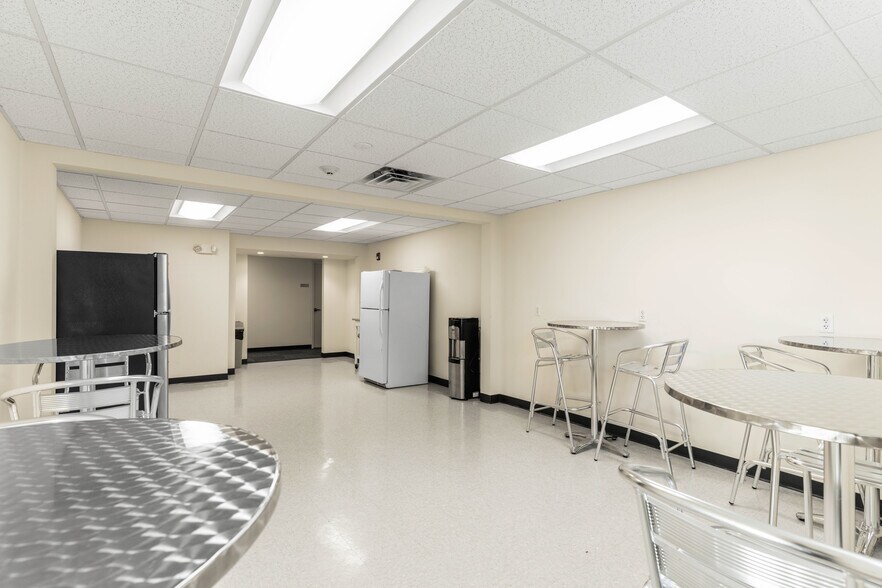 More Photos Of 73 Newton Rd, Plaistow Office Residential For Lease