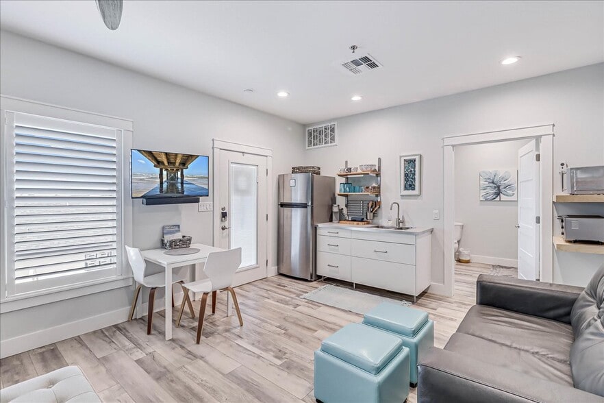 More Photos Of 121 Cut Off Rd, Port Aransas Office Residential For Sale