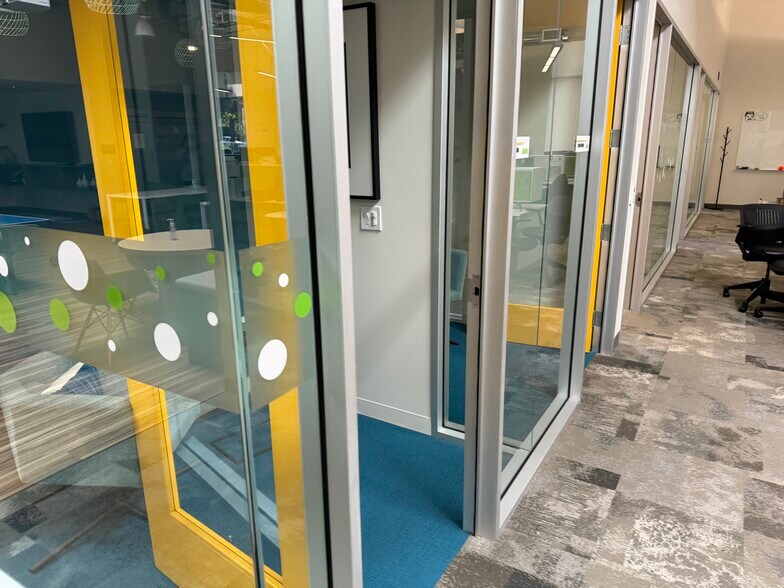 More Photos Of 185 N Wolfe Rd, Sunnyvale Research And Development For Lease