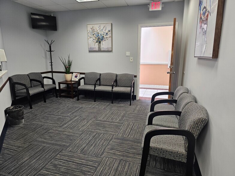 More Photos Of 500 Montauk Hwy, West Islip Medical For Lease