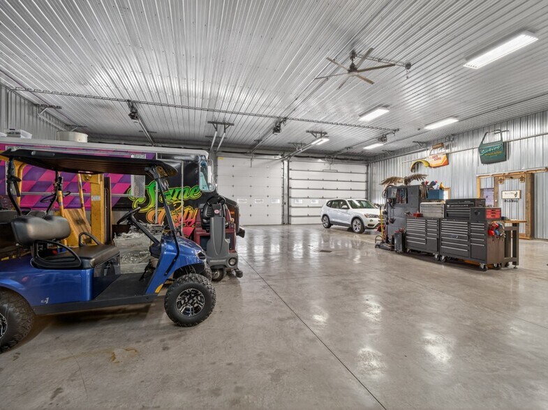 More Photos Of 15306 Covington Rd, Fort Wayne Flex For Sale