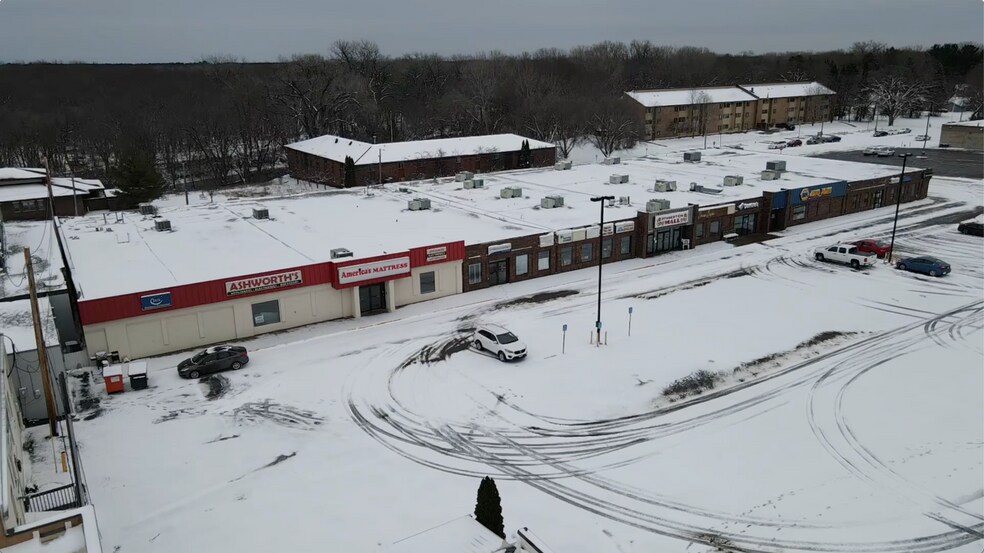 More Photos Of 110-114 S Rum River Dr, Princeton General Retail For Lease