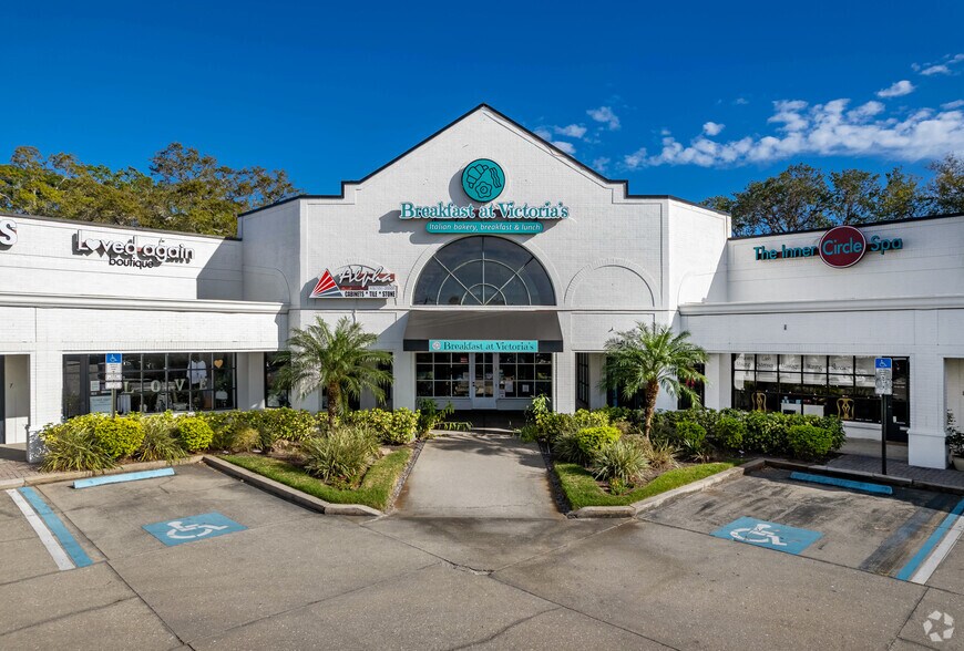 More Photos Of 4141 S Tamiami Trl, Sarasota Storefront For Lease