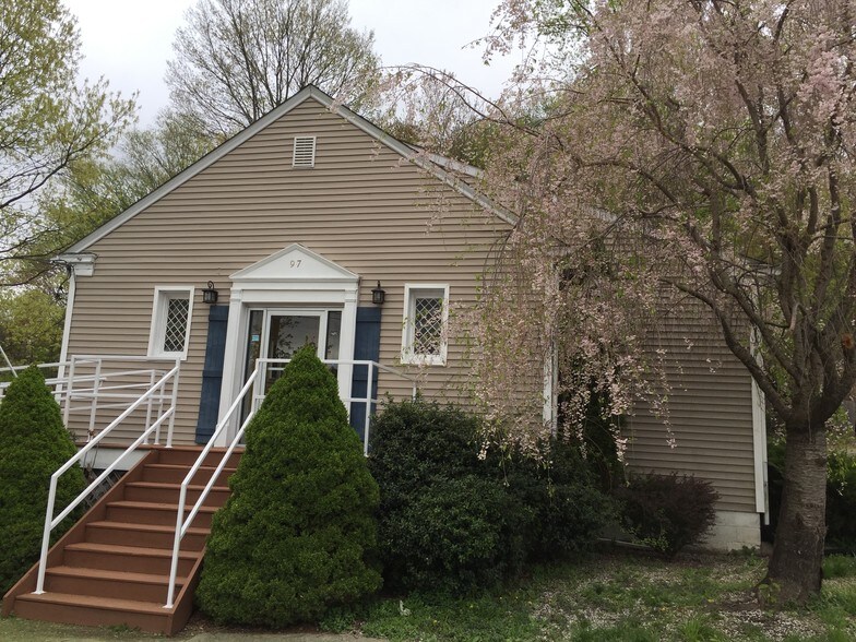 More Photos Of 97 Locust Ave, Cortlandt Manor Medical For Sale