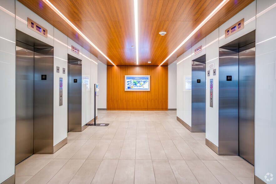 More Photos Of 1661 E Camelback Rd, Phoenix Office For Lease