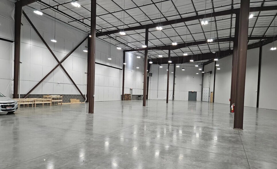 More Photos Of 3410 W Nelis Dr, Meridian Industrial For Lease