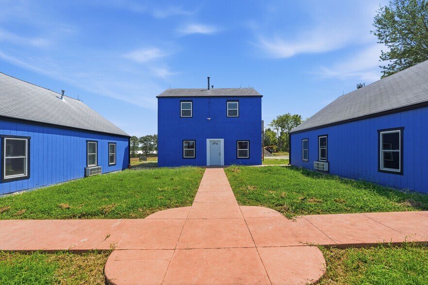 More Photos Of 10907 E 87th St, Raytown Multifamily For Sale