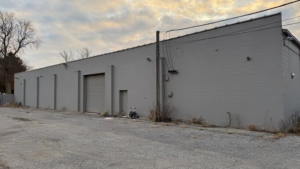 More Photos Of 1818 Monroe St, Carleton General Retail For Sale