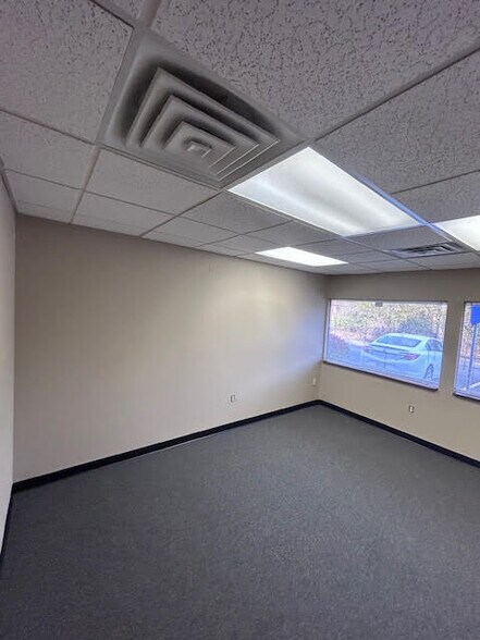 More Photos Of 411 W Lake Lansing Rd, East Lansing Unknown For Lease