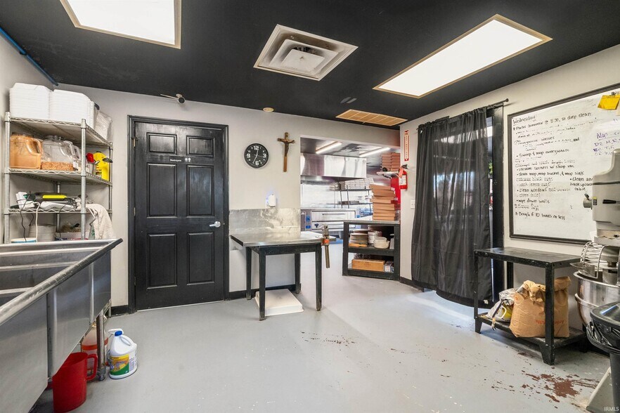 More Photos Of 1215 W Jefferson St, Kokomo Freestanding For Sale