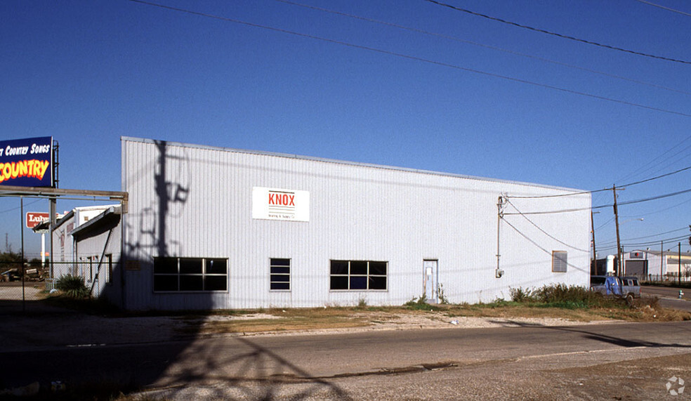 Primary Photo Of 5401 Gulf Fwy, Houston Warehouse For Sale