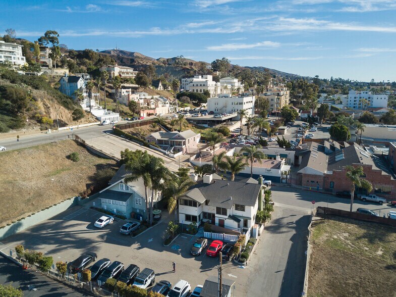 More Photos Of 71 N Palm St, Ventura Restaurant For Lease