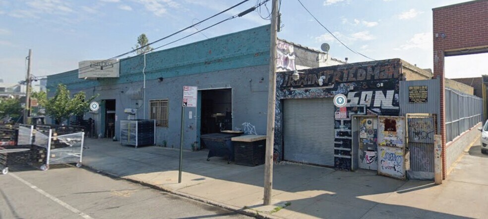 Primary Photo Of 139 Banker St, Brooklyn Auto Dealership For Lease