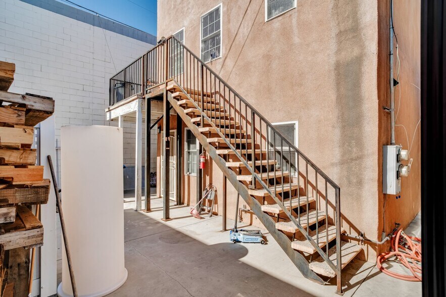 More Photos Of 10615-10619 San Fernando Rd, Pacoima Apartments For Lease