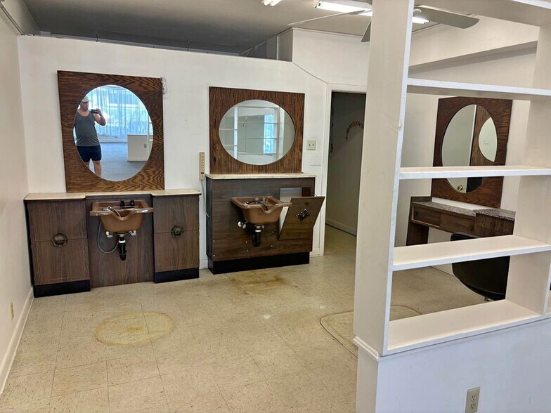 More Photos Of 73-77 Connecticut Blvd, East Hartford Freestanding For Lease