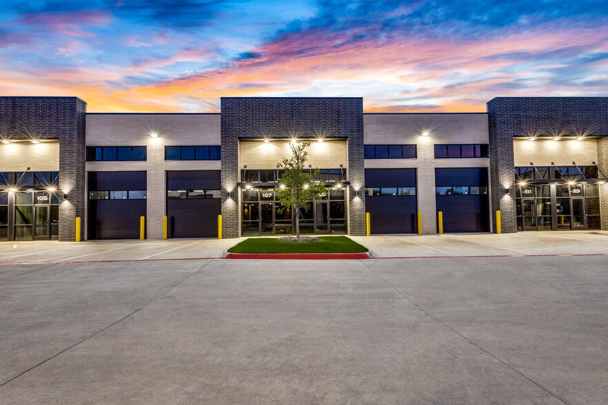 More Photos Of 8360 University Drive, McKinney Flex For Sale